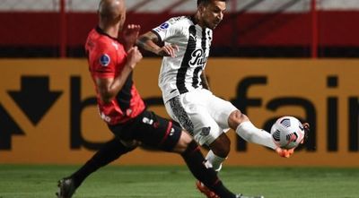 Libertad da un paso más a los Octavos de Final