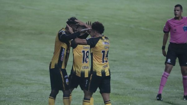 Deportivo Táchira golea a Always Ready en grupo de Olimpia