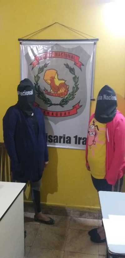 Atrapan a “bolsoneras” cuando intentaban robar en un comercio - La Clave