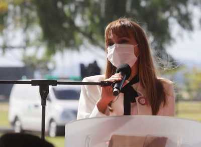 Ministra del Trabajo confirma que iniciaron conversaciones para un posible reajuste del salario mínimo