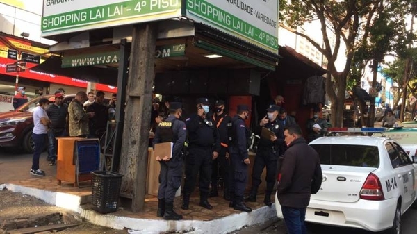 Diario HOY | Desarmaron a dos policías y asaltaron a cambistas en CDE