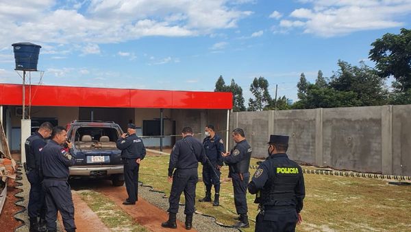  Enfrentamiento tras asalto deja un agente herido y un detenido 