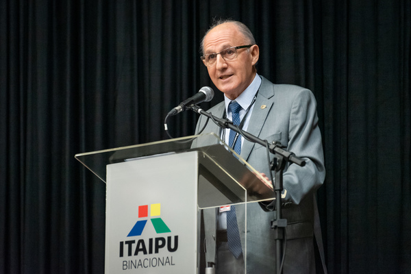 Para Brasil hay dos escenarios para el ANEXO C, nada cambia o Itaipú se convierte en empresa comercial