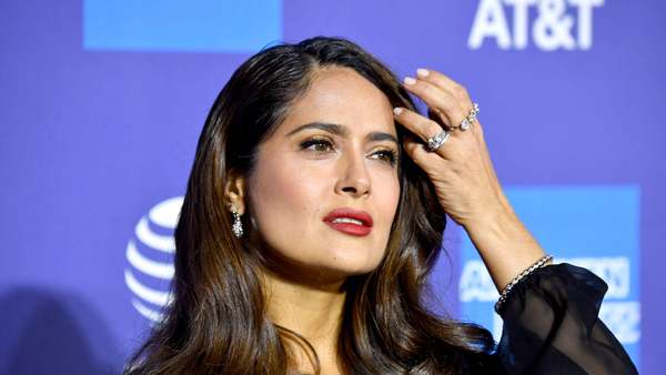 “Mi médico me suplicó que fuera al hospital porque estaba muy mal”: Salma Hayek se sincera y revela que casi muere