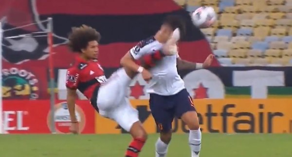 La criminal patada a la cara que recibió Luis Amarilla ante el Flamengo