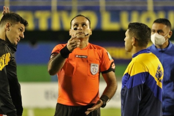 Los árbitros de la penúltima fecha
