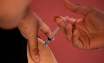 Diario HOY | Chile sigue vacunando con rapidez pero alza de contagios genera incertidumbre