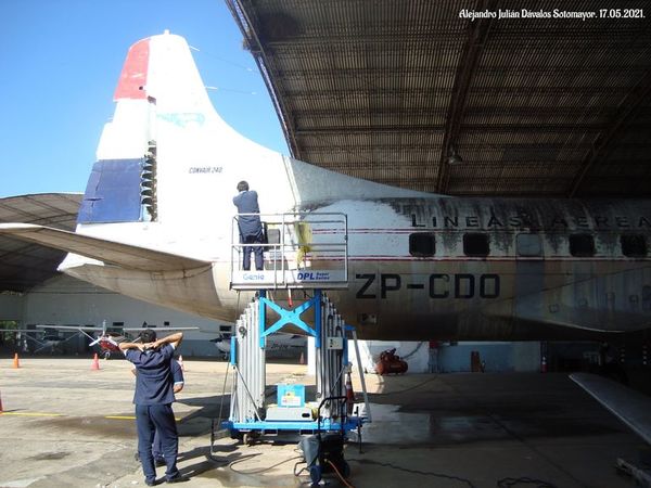 Siguen trabajando para limpiar y restaurar la primera aeronave de LAP - Nacionales - ABC Color