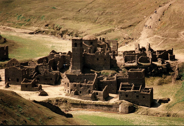 ¡Impresionante! El pueblo fantasma que aparece inesperadamente