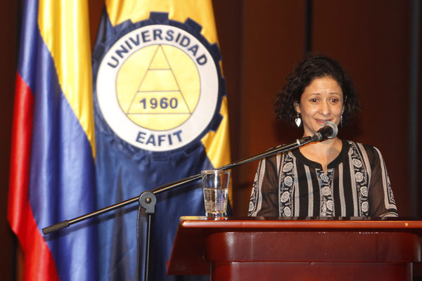 Escritora colombiana Pilar Quintana participará en Feria del Libro de Panamá - MarketData