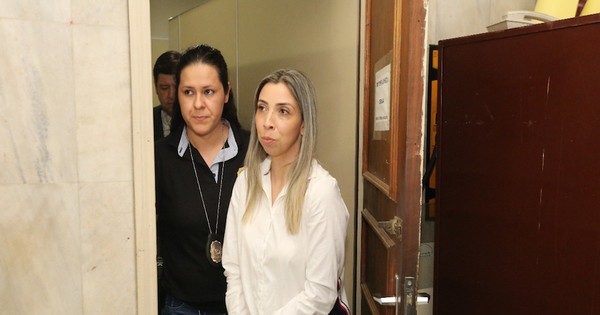 La Nación / Ratifican prisión de cuñada del diputado Freddy D’Ecclesiis, acusada por narcotráfico
