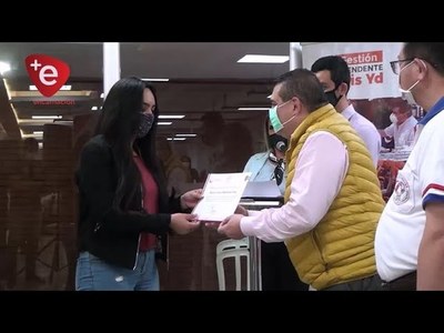 ENTREGAN BECAS DE INGLÉS A MÁS DE 30 JÓVENES DE ENCARNACIÓN