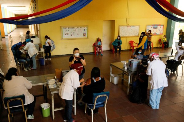 Provea estima que Venezuela tardará una década para la inmunización masiva anticovid