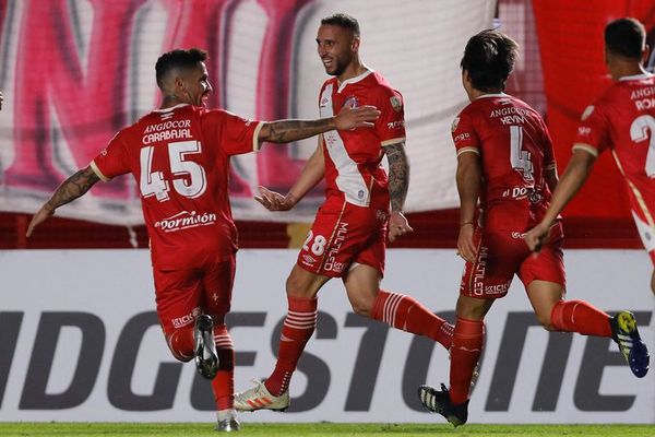 Argentinos se asegura el liderato y Nacional complica su clasificación - Fútbol Internacional - ABC Color