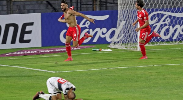 Aguilar no aguantó y Olimpia queda al borde de la eliminación