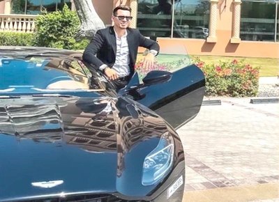 Crónica / Pelotero, en autazo a lo James Bond
