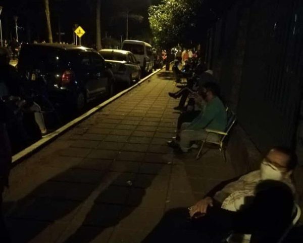Vigilia en busca de vacunas