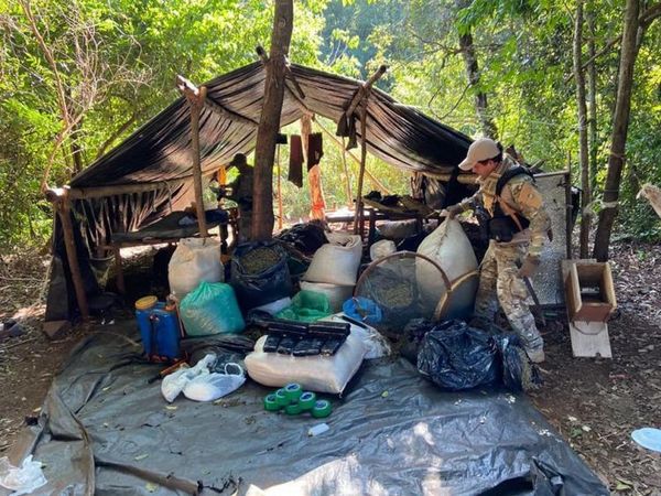 Antinarcóticos de Cápitan Bado destruyeron pista narco e incauta tambor de combustible de aviación