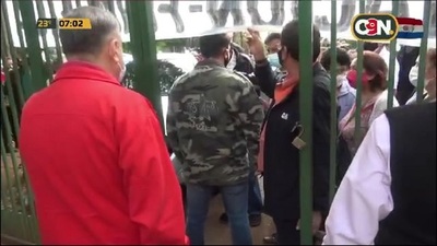 Vigilia por vacunación contra el covid-19 en Ciudad del Este - C9N