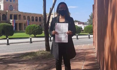 Durísima carta de una ciudadana a Mario Abdo: “La falta de vacunas hizo que mi papá se muera”