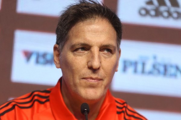 Berizzo llama a 21 foráneos para las eliminatorias y la Copa América