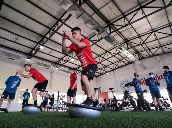 La Albirroja cerró un nuevo microciclo de entrenamientos - APF