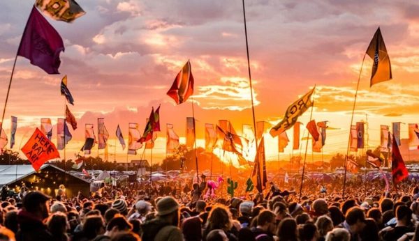 Sé parte del primer festival virtual de Glastonbury 2021