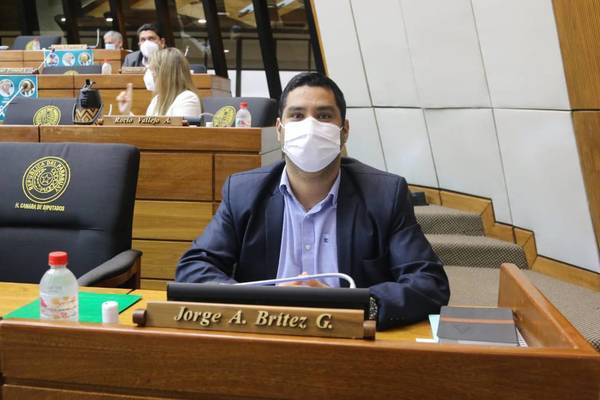 Diputado Brítez denuncia que en Ñacunday construyen “letrinas de oro” - La Clave