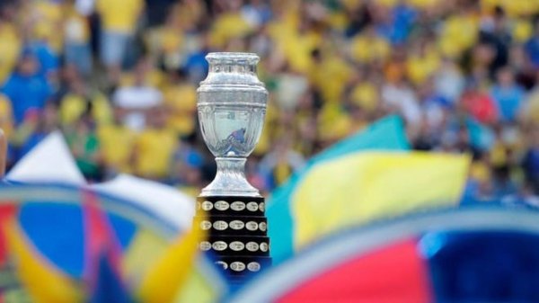 Argentina, sede de la Copa América, suspende el fútbol local por ola de COVID-19
