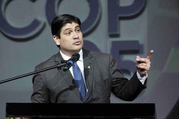 El presidente Alvarado firma la ley de adhesión de Costa Rica a la OCDE - MarketData