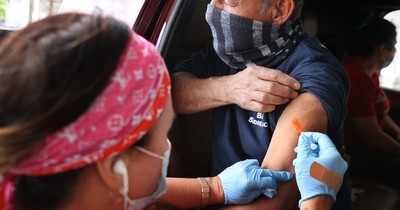 La Nación / EEUU: sortean millones de dólares entre los que se vacunen