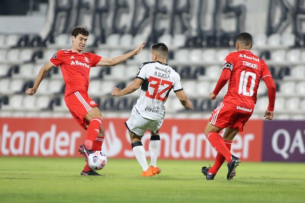 Olimpia cae y queda al borde de la eliminación | Noticias Paraguay