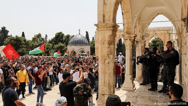 Nuevos enfrentamientos entre palestinos y la Policía israelí en Explanada de las Mezquitas