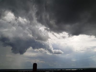 Anuncias tormentas eléctricas en tres departamentos - Nacionales - ABC Color