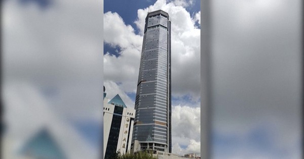 La Nación / China mantendrá cerrado su “edificio oscilante”