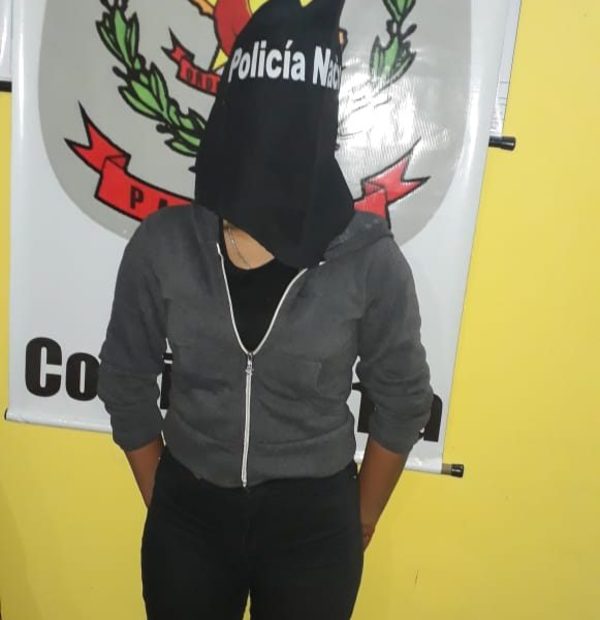 Detienen a joven que hurtó jeans de local comercial