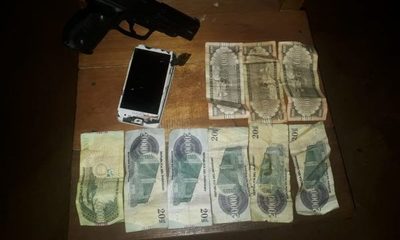 Guardia de seguridad reduce a delincuente
