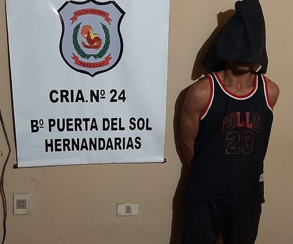 Sorprendido mientras robaba ladrillos de capilla en construcción