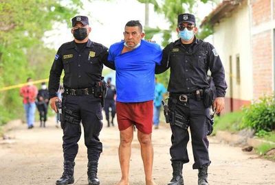 ¡Macabro! Descubren 14 cadáveres sepultados en casa de un expolicía en El Salvador