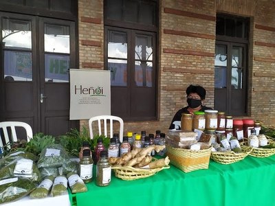 CON ÉXITO SE DESARROLLÓ LA FERIA ''HEÑOI JEY'' ENCARNACIÓN