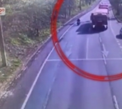 CDE: Camión ocasiona accidente en pleno semáforo  - Paraguay.com