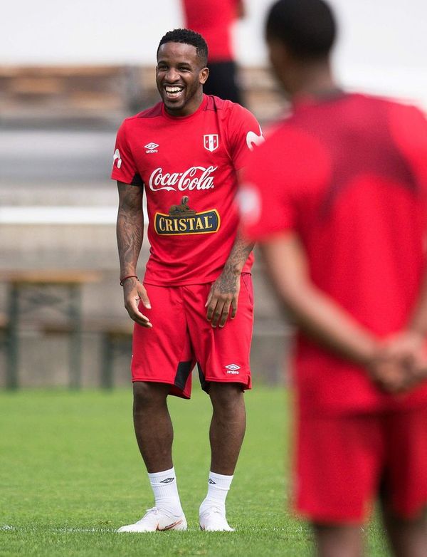 Farfán y Ormeño fuera de la lista de Perú - Fútbol Internacional - ABC Color