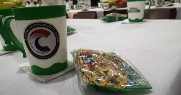 La Nación / El Estado aún adeuda cerca de G. 11.000 millones a proveedores del vaso de leche