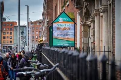 Ofrecen becas para estudiar inglés y trabajar en Irlanda