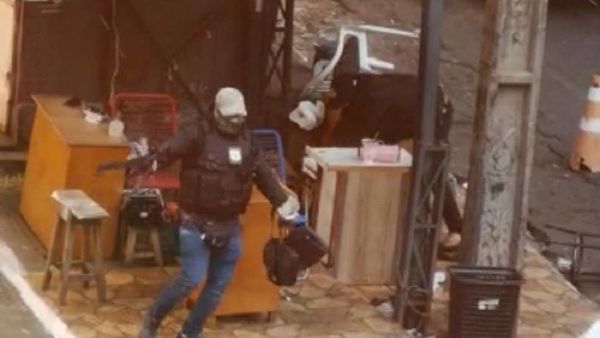 Incautan camioneta y celulares en investigación del robo a cambistas