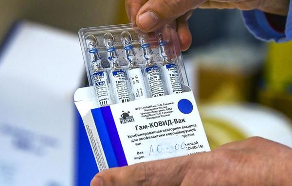 Desenchufó heladera para cargar su celular y echó a perder casi mil vacunas