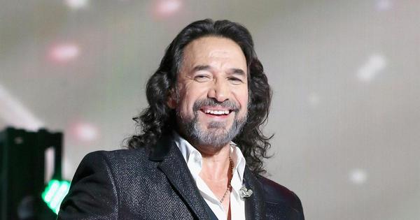 Marco Antonio Solís, de querer ser sacerdote a una vida de éxitos musicales