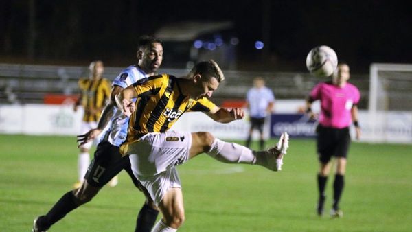 Guaireña y Guaraní firman discreto empate en el Parque