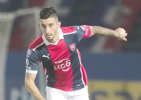 Crónica / Cerro no cumplió con los sueldos y la sitú está que arde