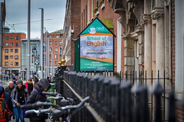 Ofrecen becas completas y parciales para estudiar inglés y trabajar en Irlanda - Nacionales - ABC Color
